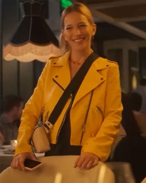 The Marriage App Movie 2022 Luisana Lopilato Yellow Jacket